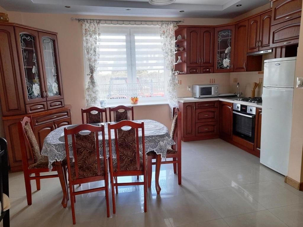 Tu Sie Spi Apartment Bodzentyn Bagian luar foto